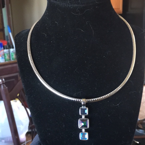 Lia Sophia Omega necklace with pendant - Picture 6 of 8